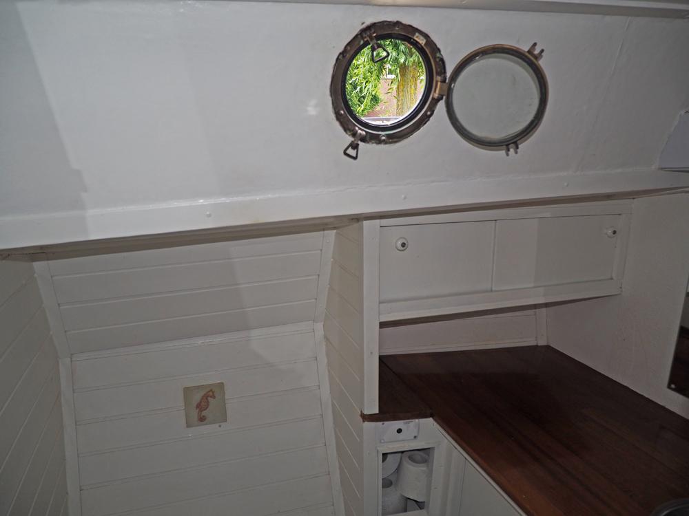 Fore ship, Accommodation